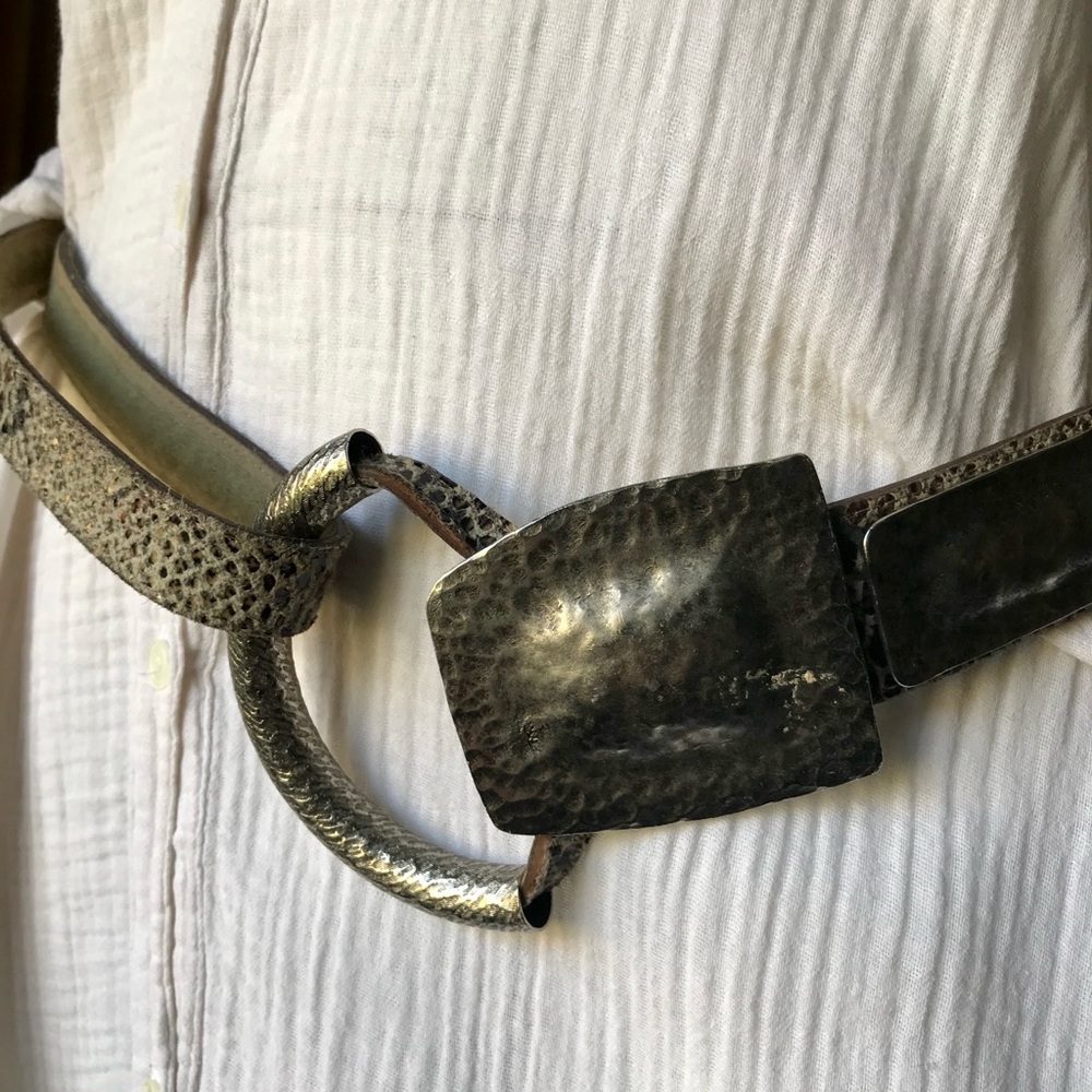 Snakeskin “like” leather belt w/ silver metal “buckle”. Art piece - Picture 4 of 8
